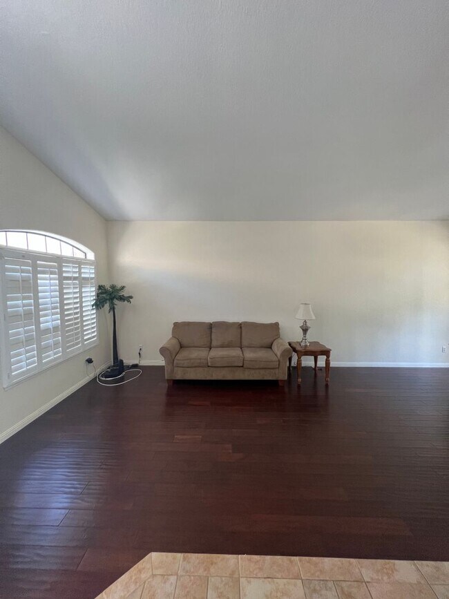 Building Photo - Rio Bravo Home MOVE IN SPECIAL