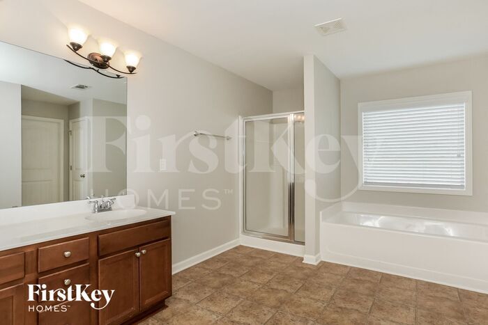 Building Photo - 6252 Stonelake Dr SW
