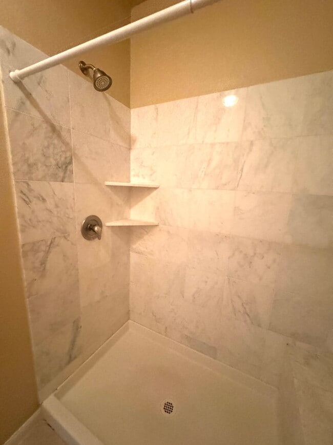 Building Photo - GREAT LOCATION NEAR MEDICAL & USAA | 3 BED...