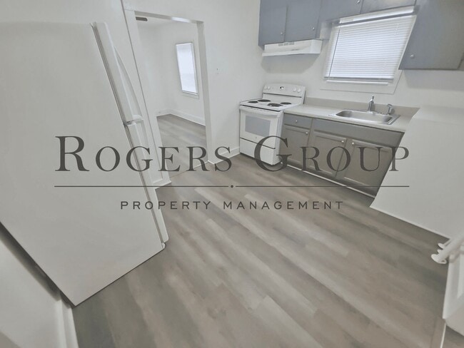 Building Photo - 305 Perry St