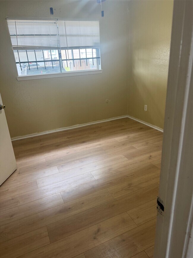 Building Photo - 6957 Chasewood Dr