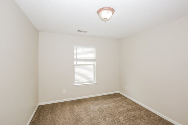 Building Photo - 2712 Forest Grove Ct