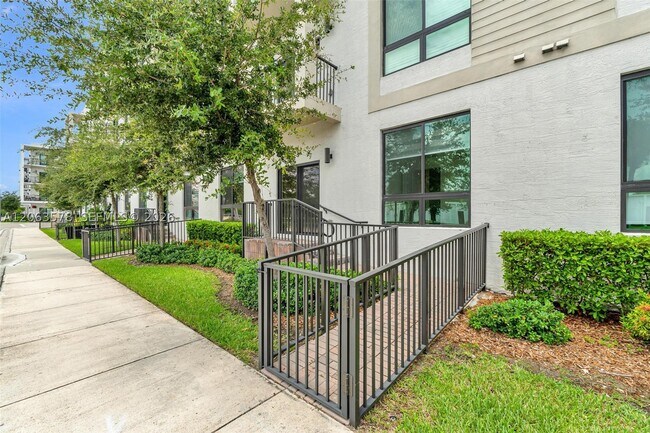Building Photo - 8167 NW 41st St