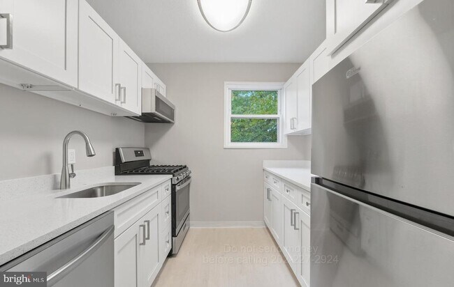 Building Photo - 3829 Hamilton St