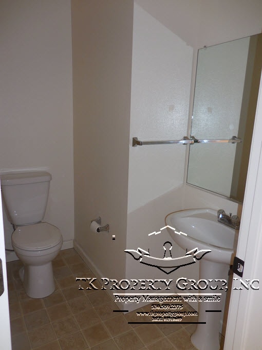 Building Photo - 1335 Oak Ridge Dr