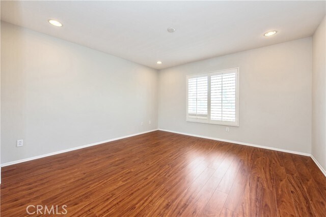 Building Photo - 22 Moonstone