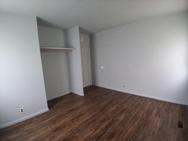 Building Photo - 1009 Glenwood-