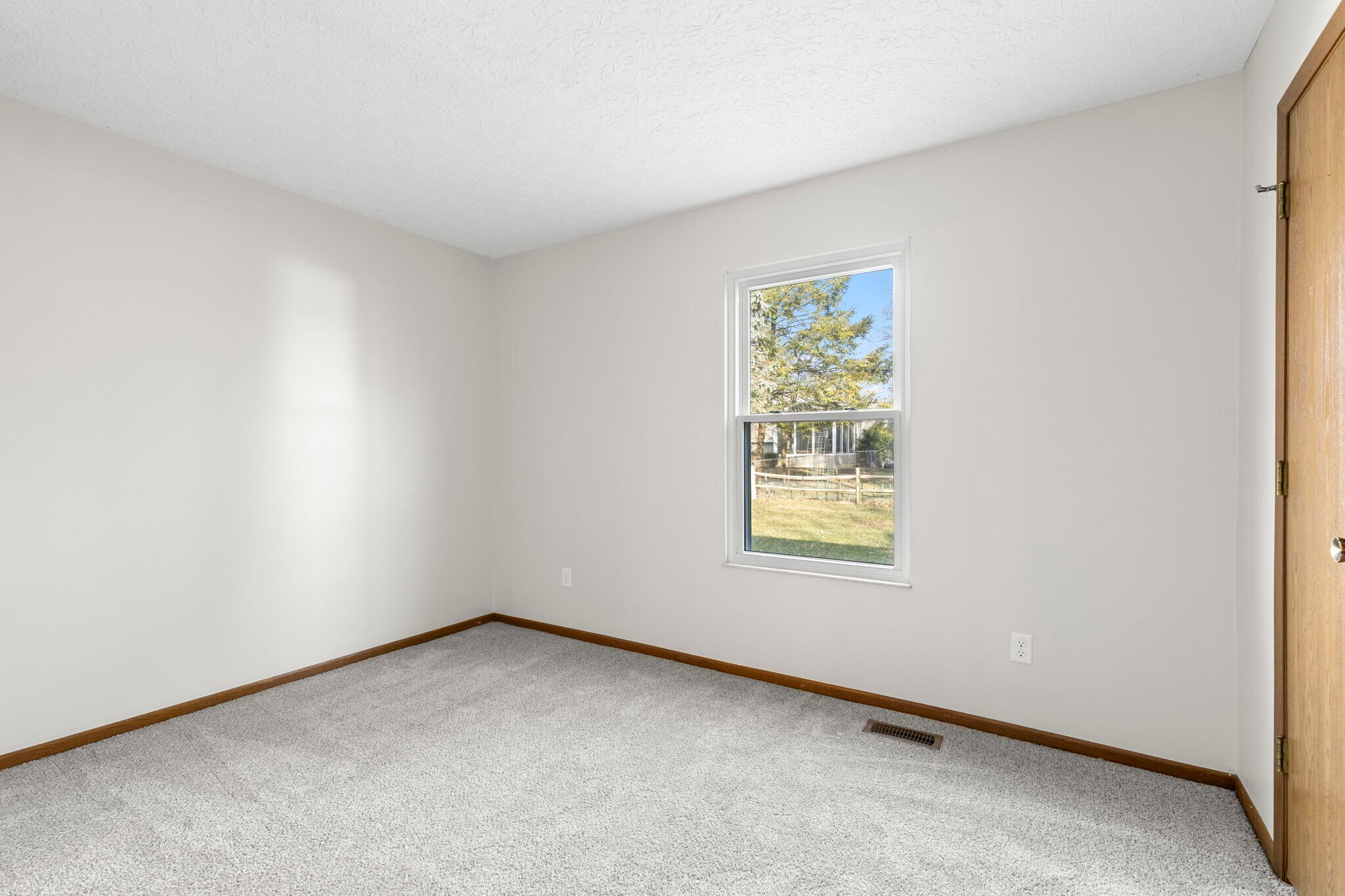 Building Photo - 1800 Weather Stone Ln