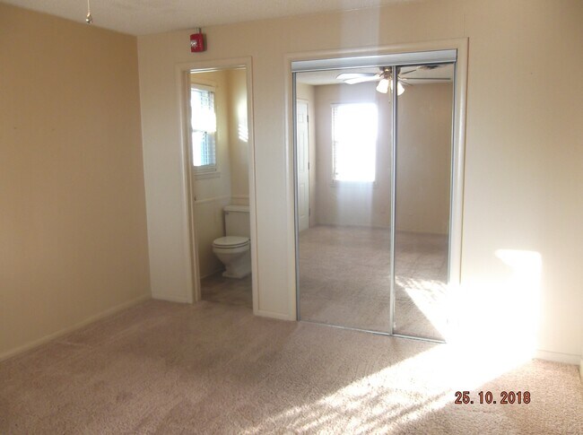 Building Photo - 904 W Hefner Rd
