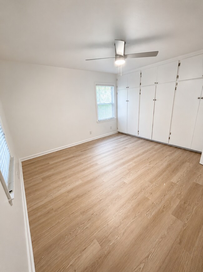 Building Photo - 5309 W 71st St