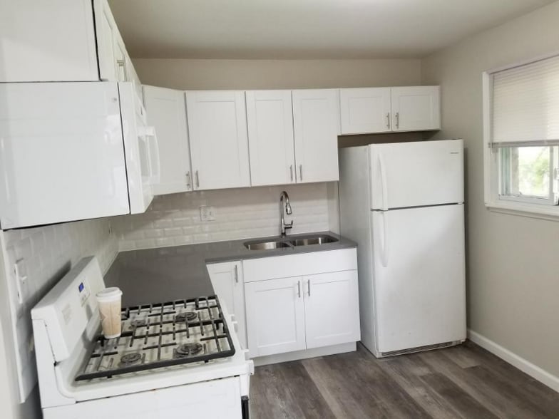 Building Photo - 21901 Sloman St