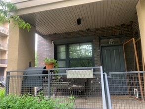 Building Photo - 2566 Ellis Ave