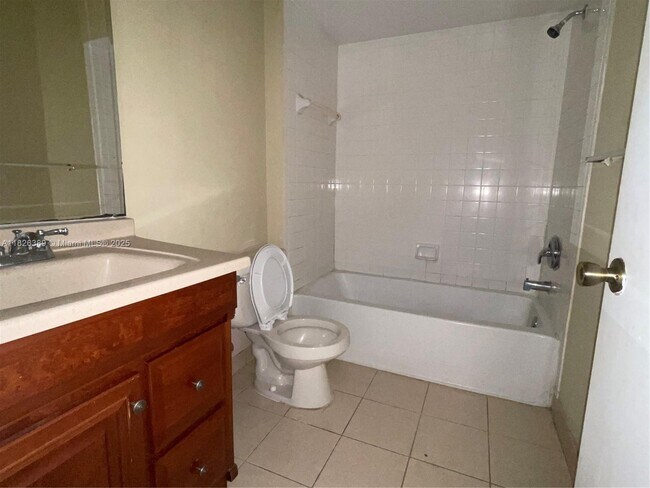 Building Photo - 9999 Summerbreeze Dr