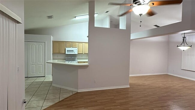 Building Photo - 534 Lake Sumner Dr