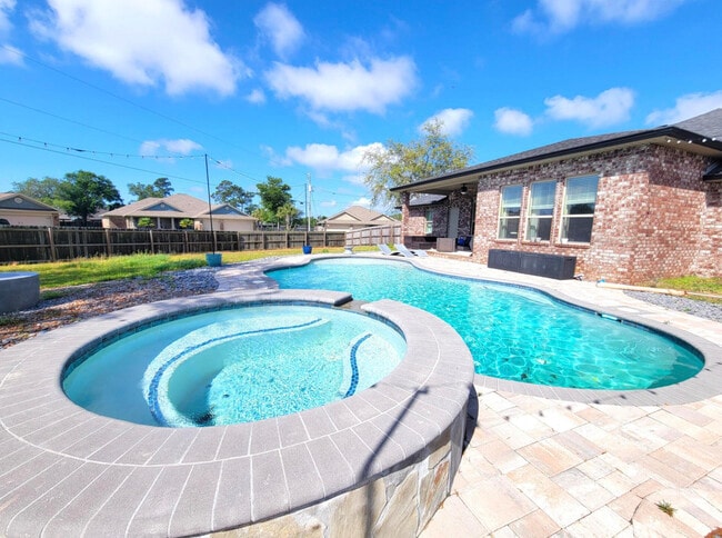 Building Photo - 8501 Holley Hills Cir