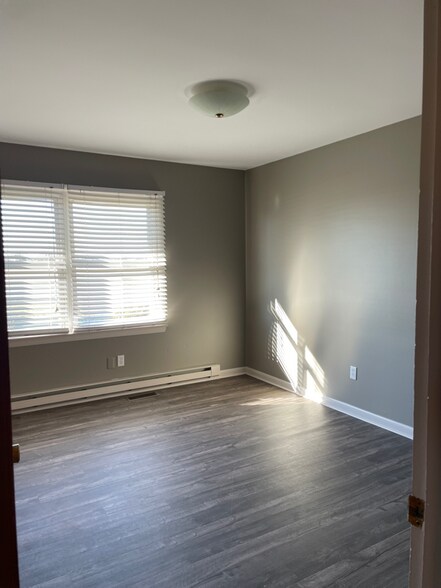 Building Photo - 28470 Lambs Meadow Rd