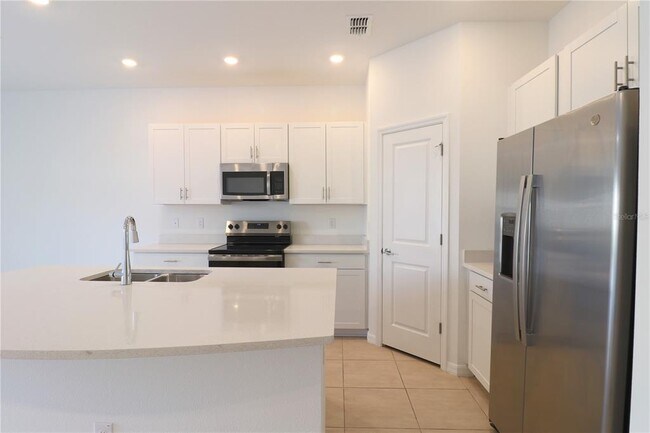 Building Photo - 2208 Paravane Wy