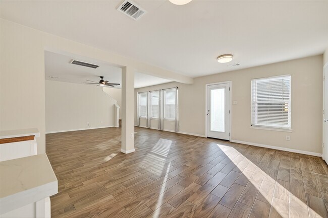 Building Photo - 6523 Mildenhall Ct