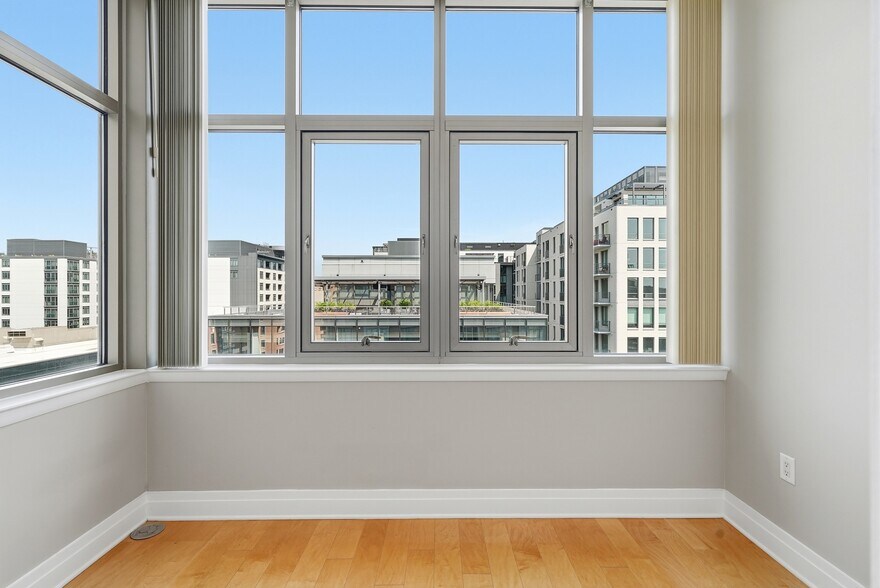 Building Photo - 811 4th St NW