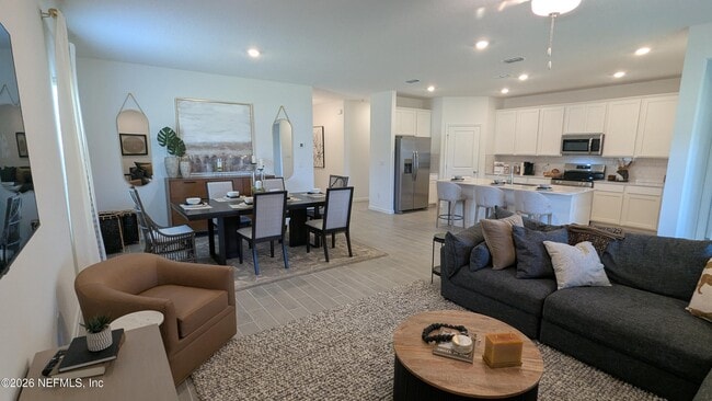 Building Photo - 15615 Thomas Crk Wy