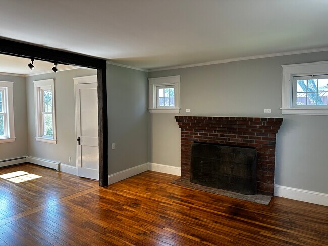 Building Photo - 96 Adams St