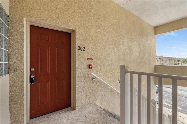 Building Photo - 9621 Lakedale Way