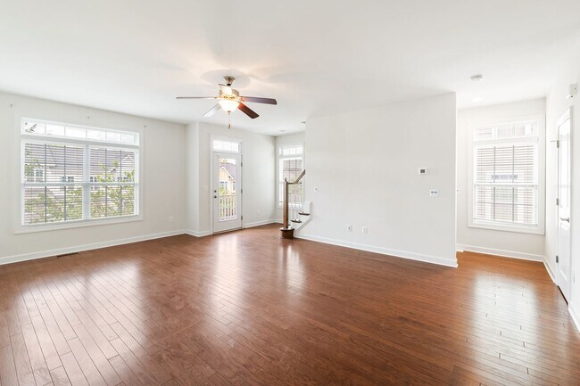 Building Photo - 2410 Winthrop Dr