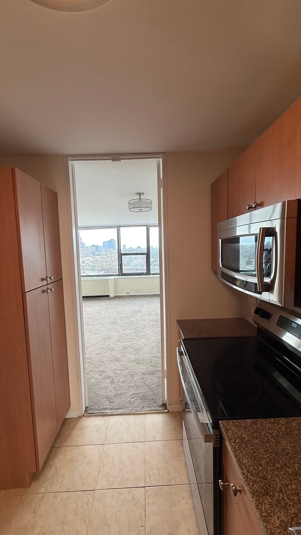 Building Photo - 1850 N Clark St