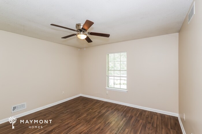 Building Photo - 1684 Regency Pl