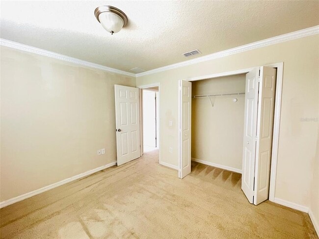 Building Photo - 12058 Silverlake Park Dr