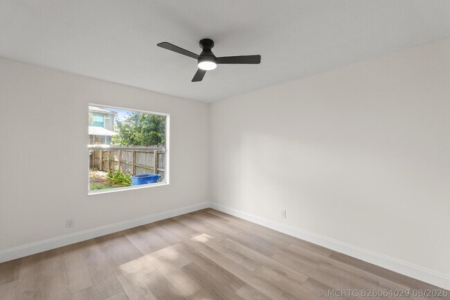 Building Photo - 7406 Willow Spring Cir N