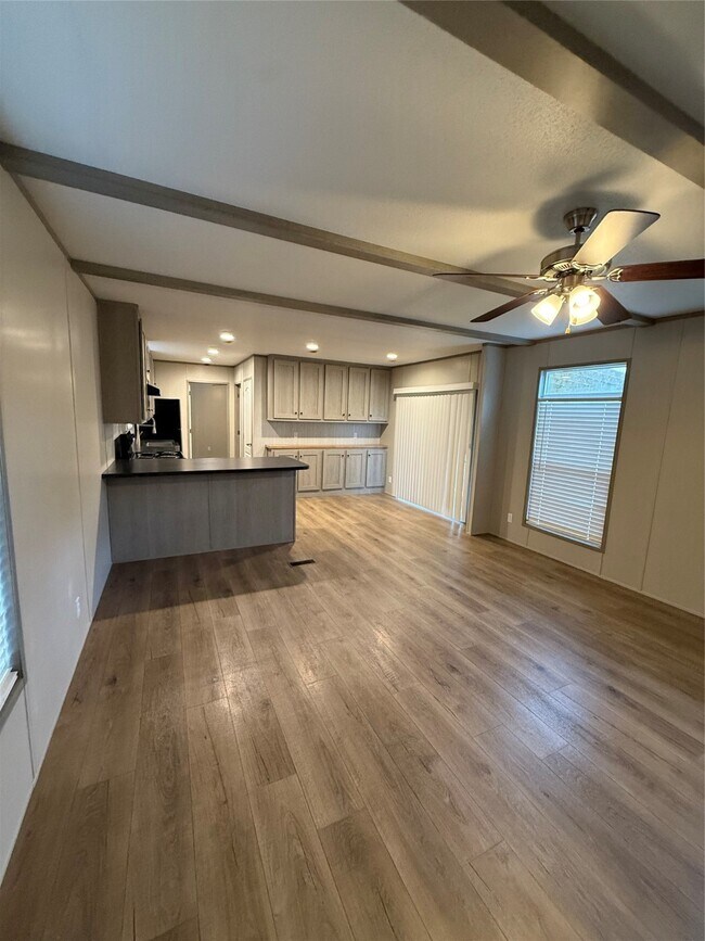 Building Photo - 327 County Rd 2296