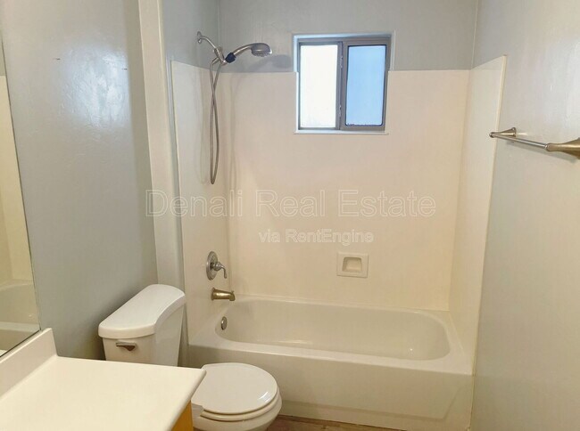 Building Photo - 8069 N Painted Feather Dr