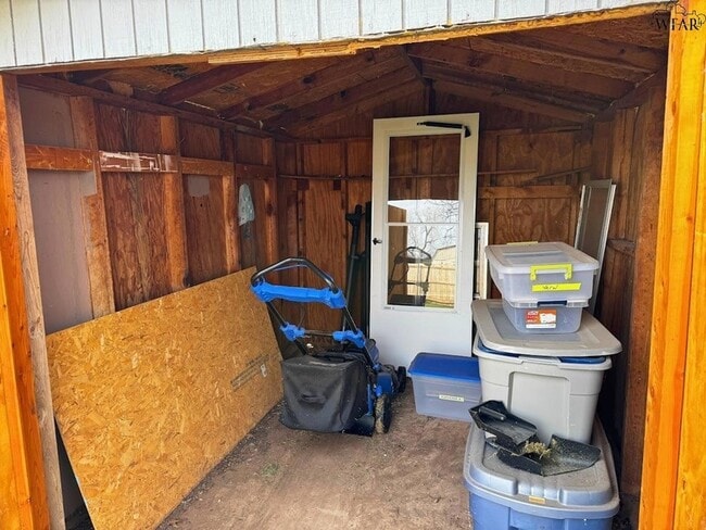 Building Photo - 2119 Selma Dr