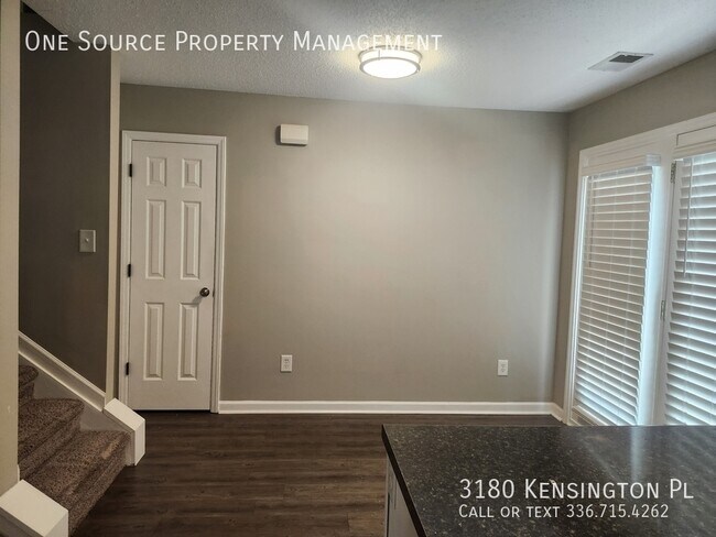 Building Photo - 3180 Kensington Pl