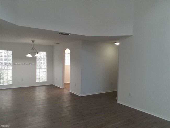 Building Photo - 4 br, 2.5 bath House - 245 Via Milan Ter