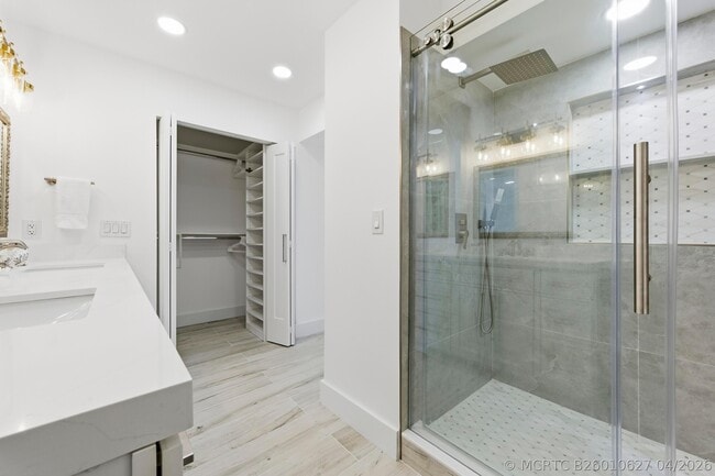 Building Photo - 3520 S Ocean Blvd