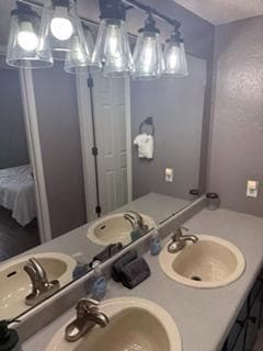 Building Photo - 27 Fall Creek Dr