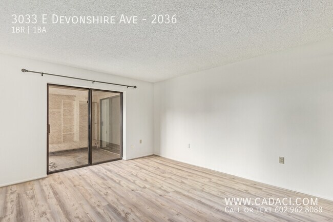 Building Photo - 3033 E Devonshire Ave