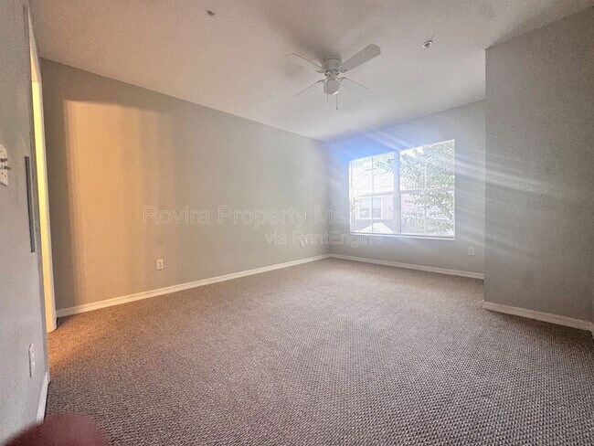 Building Photo - 4000 Venetian Bay Dr