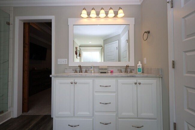 Building Photo - 3816 Renee Pl