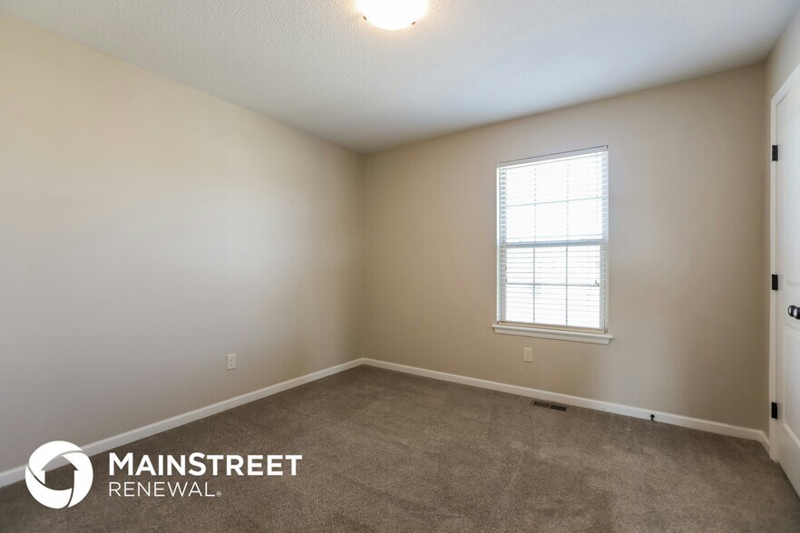 Building Photo - 505 192nd St