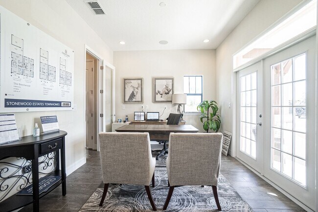 Building Photo - 3/2.5 Beautiful Model Townhome with Screened Courtyard & 2 Car Garage