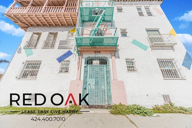 Building Photo - 5139 Melrose Ave