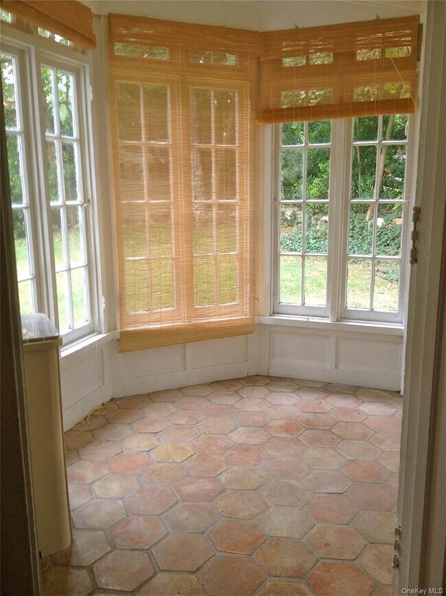 Building Photo - 15 Maple Grove St