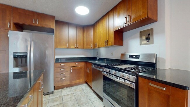 Building Photo - 1200 S Arlington Ridge Rd