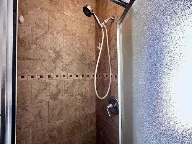 Building Photo - 1082 Townsend Ave