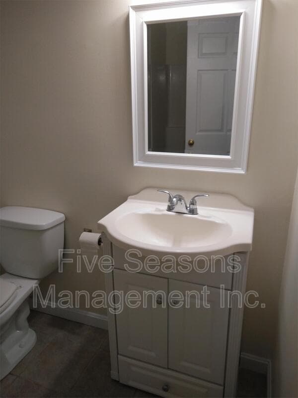 Building Photo - 107 Hildred Dr