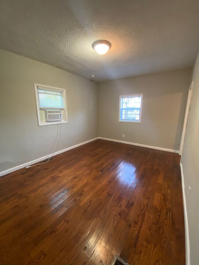 Building Photo - 1694 S Washington Ave