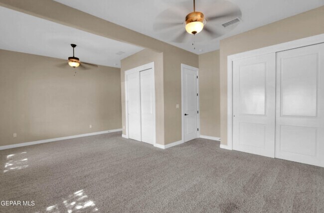 Building Photo - 5648 Valley Oak Dr